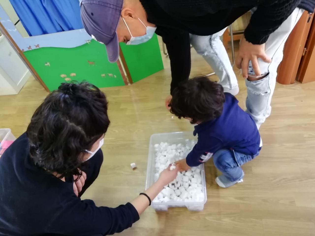 GiocoStorie: laboratorio di lettura e psicomotricità per genitori e  bambini. - NEST - Nido Educazione Servizi Territorio