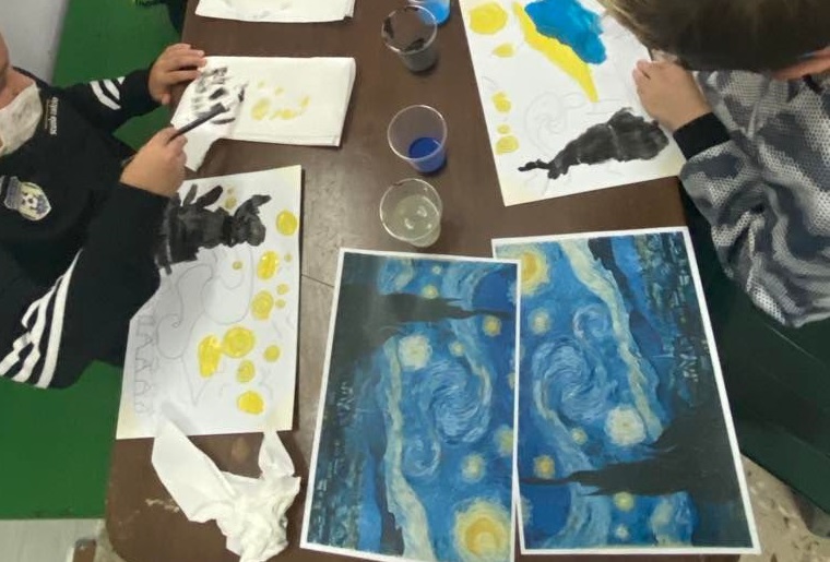 Il laboratorio d'arte, la riproduzione della Notte Stellata di Van Gogh -  La coscienza di Zen(o)